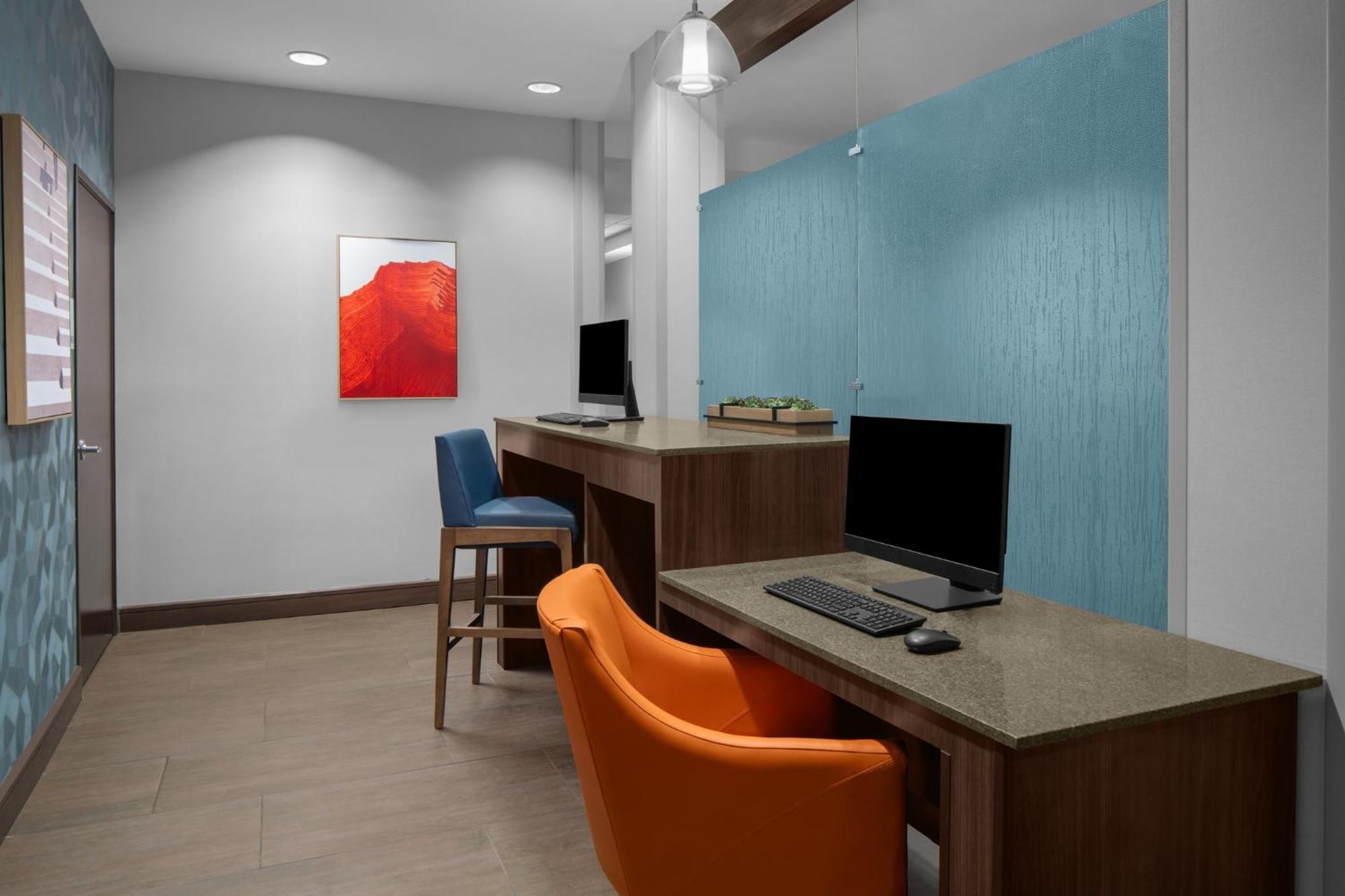Holiday Inn Express & Suites Midland South I-20 By Ihg Exterior foto